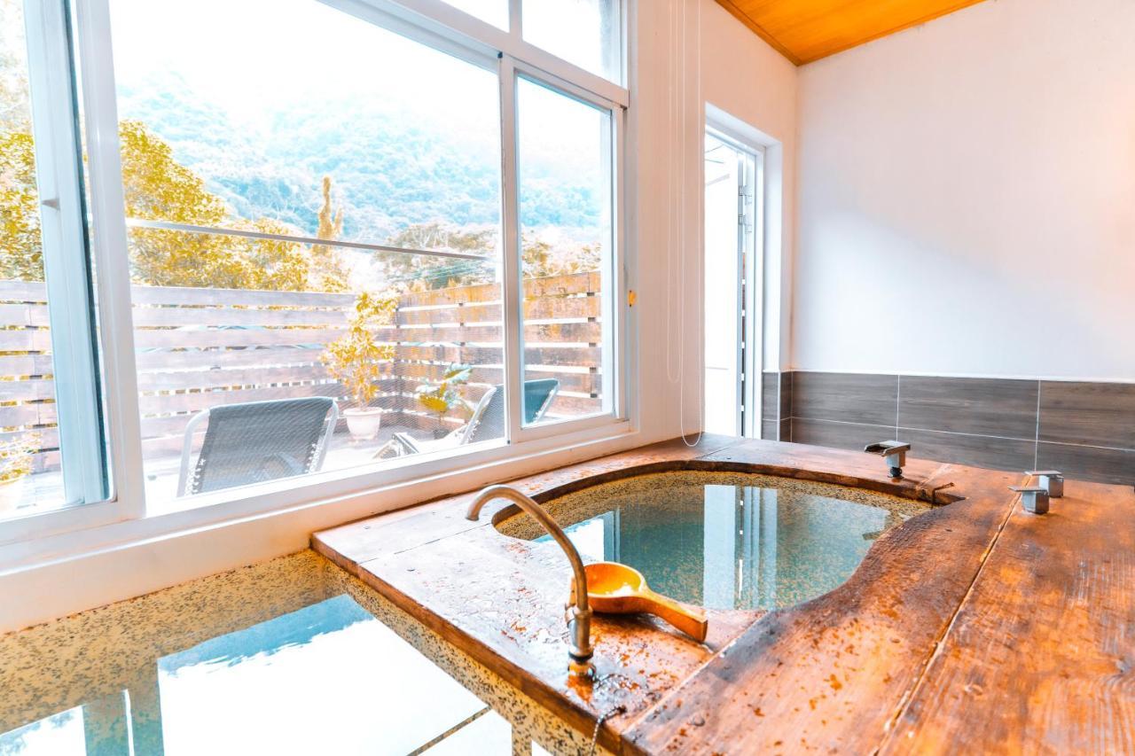 Cdr Hotspring Resort Liugui Eksteriør billede